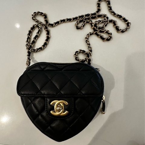 CHANEL迷你愛心包 近全新角膜都沒拆