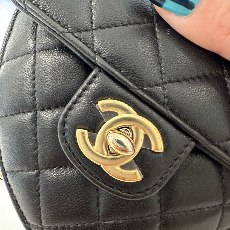CHANEL迷你愛心包 近全新角膜都沒拆-3