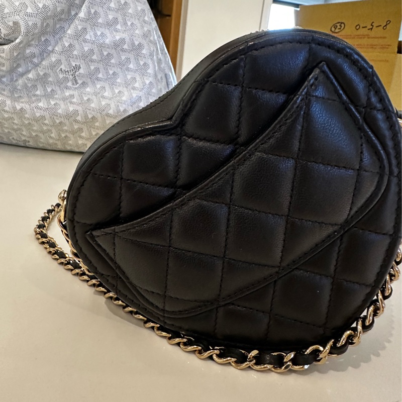 CHANEL迷你愛心包 近全新角膜都沒拆-4