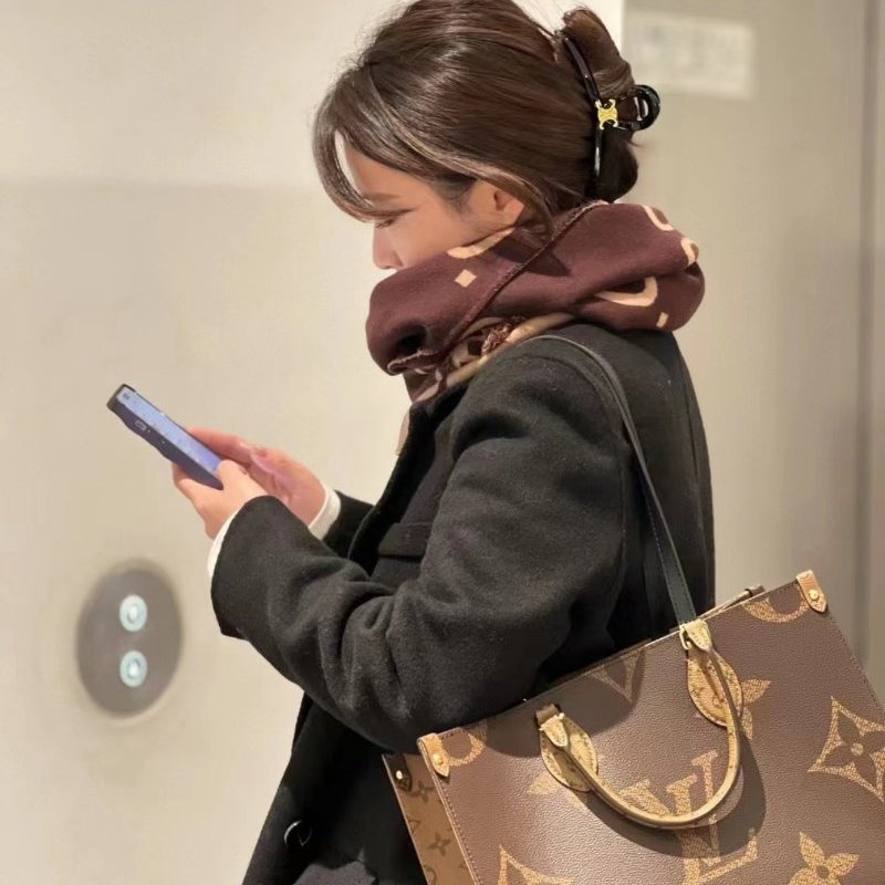 LV onthego中號 芯片款 35*25*27 全新 配件盒子塵袋購證-2