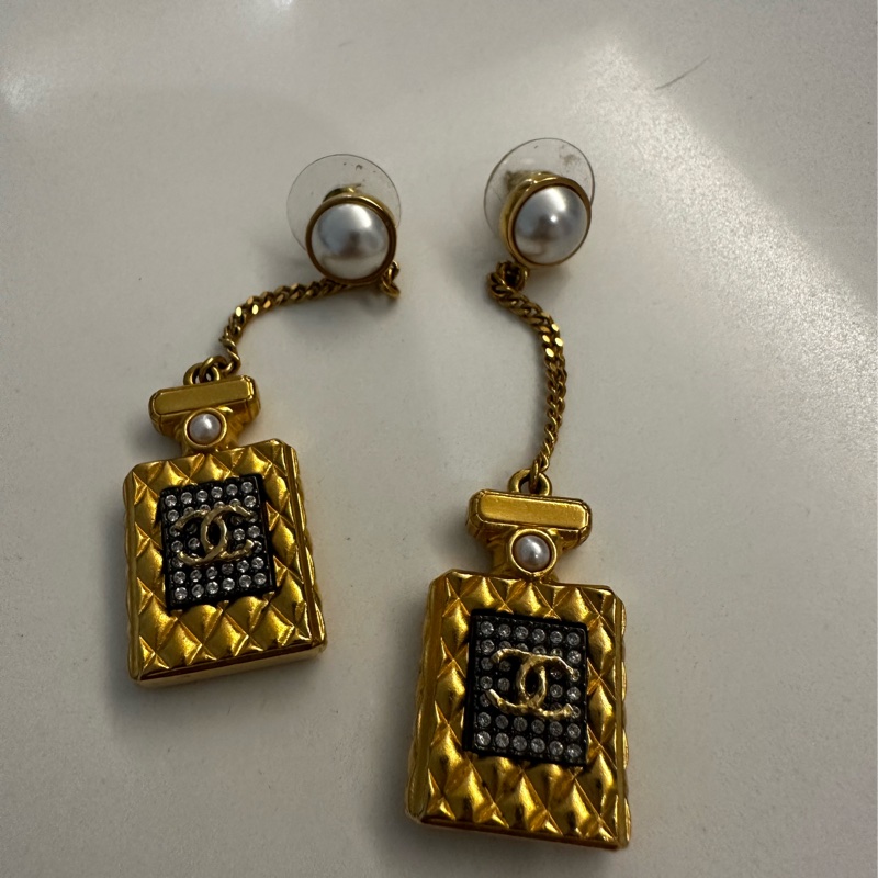 CHANEL 香水瓶珍珠垂掛耳環-0