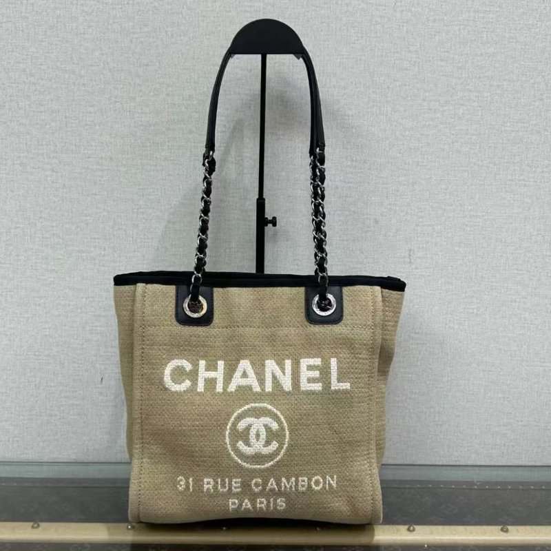 ✨CHANEL 奶茶色銀扣手提肩背沙灘包 26*26*11 98新配件塵袋-0
