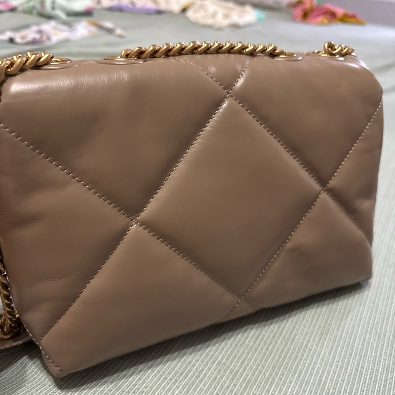 TORY BURCH 專櫃大格紋澎澎皮側背包（灰褐色）22.5cm-6