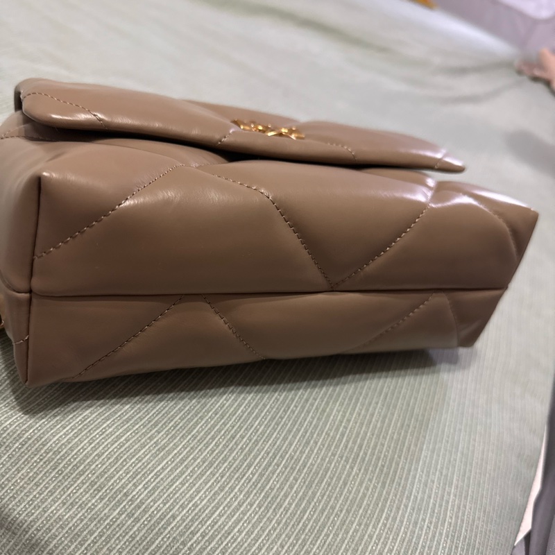 TORY BURCH 專櫃大格紋澎澎皮側背包（灰褐色）22.5cm-7