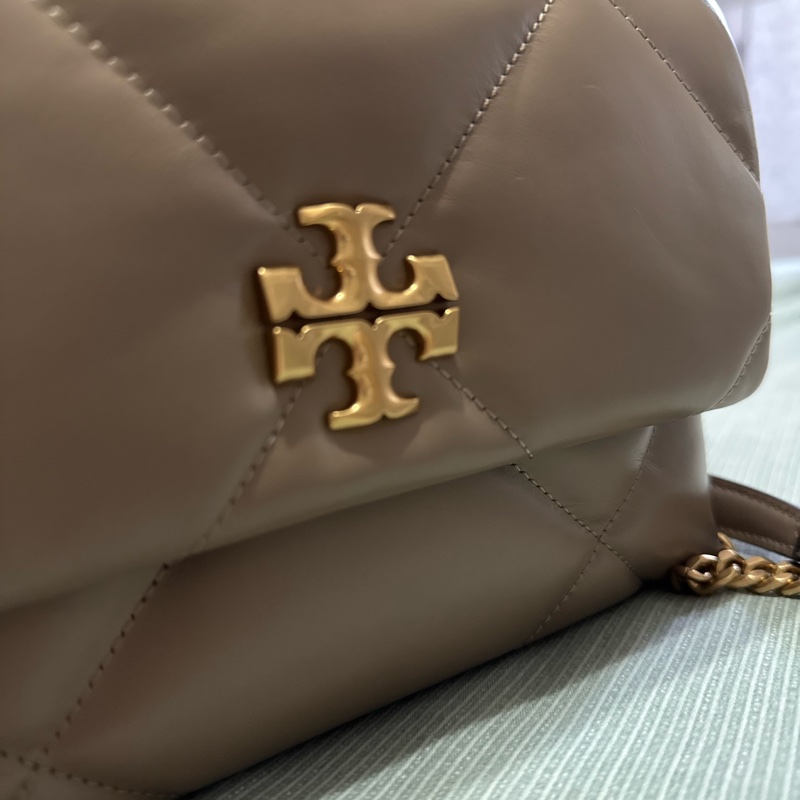 TORY BURCH 專櫃大格紋澎澎皮側背包（灰褐色）22.5cm-9