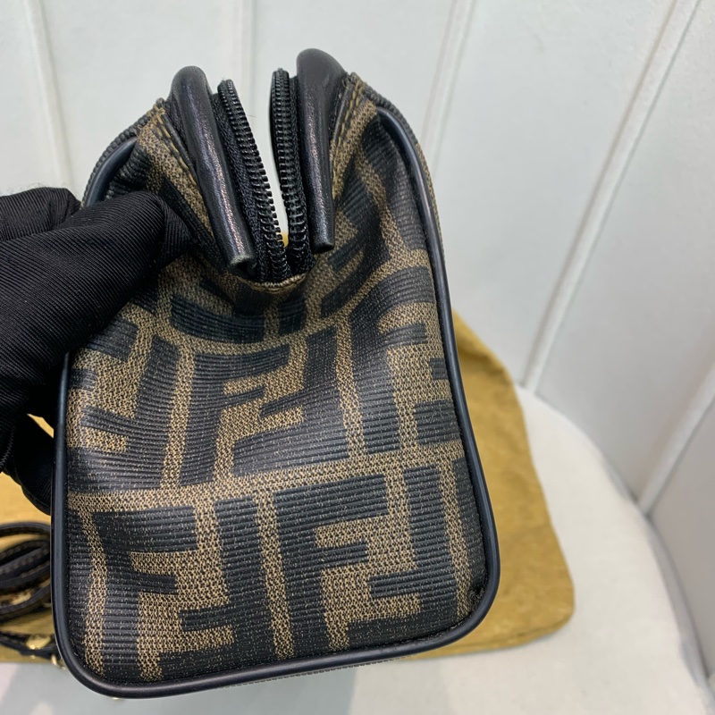 Fendi 老花20cm 波士頓 XB335-4