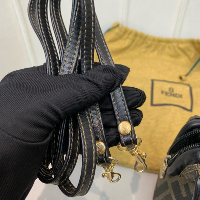 Fendi 老花20cm 波士頓 XB335-7