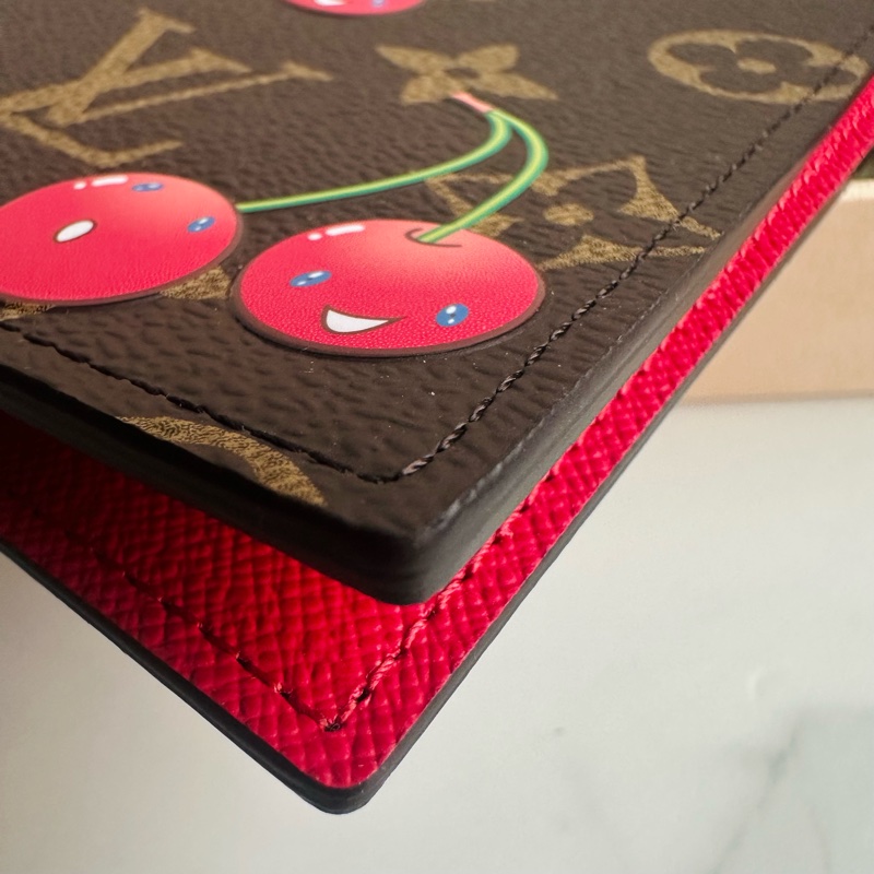 LV M13424 超級限量 村上隆櫻桃系列 護照夾-13