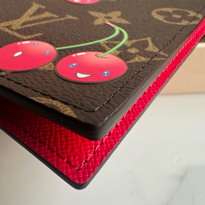 LV M13424 超級限量 村上隆櫻桃系列 護照夾-14