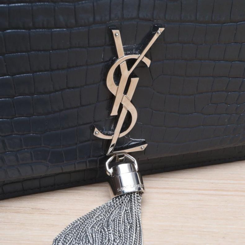 SAINT LAURENT(聖羅蘭) KATE Woc 鱷魚壓紋 流蘇 墨藍色  銀扣-5