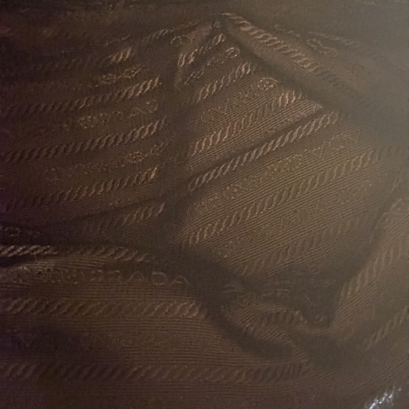 專櫃7萬9🫠不錯的89新🏅超好用的Prada降落傘🖤黑色尼龍 後背包 超輕 耐用 耐磨 防潑水 👍好用中號尺寸-15