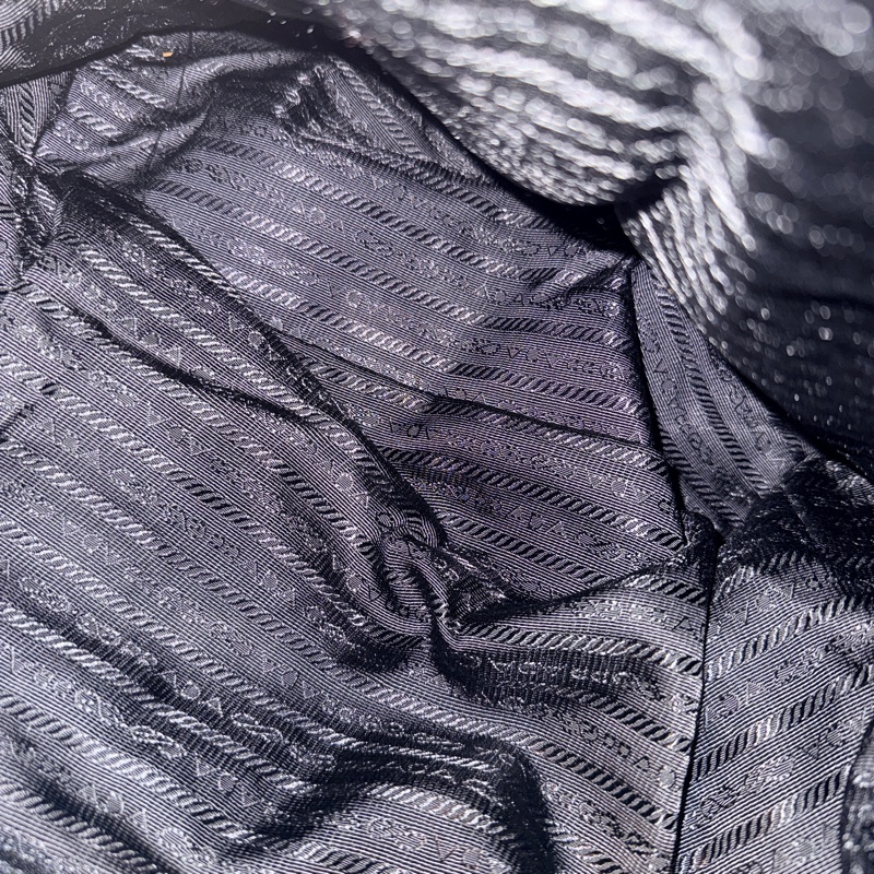 專櫃7萬9🫠不錯的89新🏅超好用的Prada降落傘🖤黑色尼龍 後背包 超輕 耐用 耐磨 防潑水 👍好用中號尺寸-18