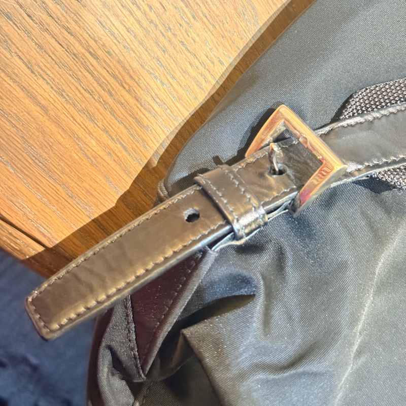 專櫃7萬9🫠不錯的89新🏅超好用的Prada降落傘🖤黑色尼龍 後背包 超輕 耐用 耐磨 防潑水 👍好用中號尺寸-28