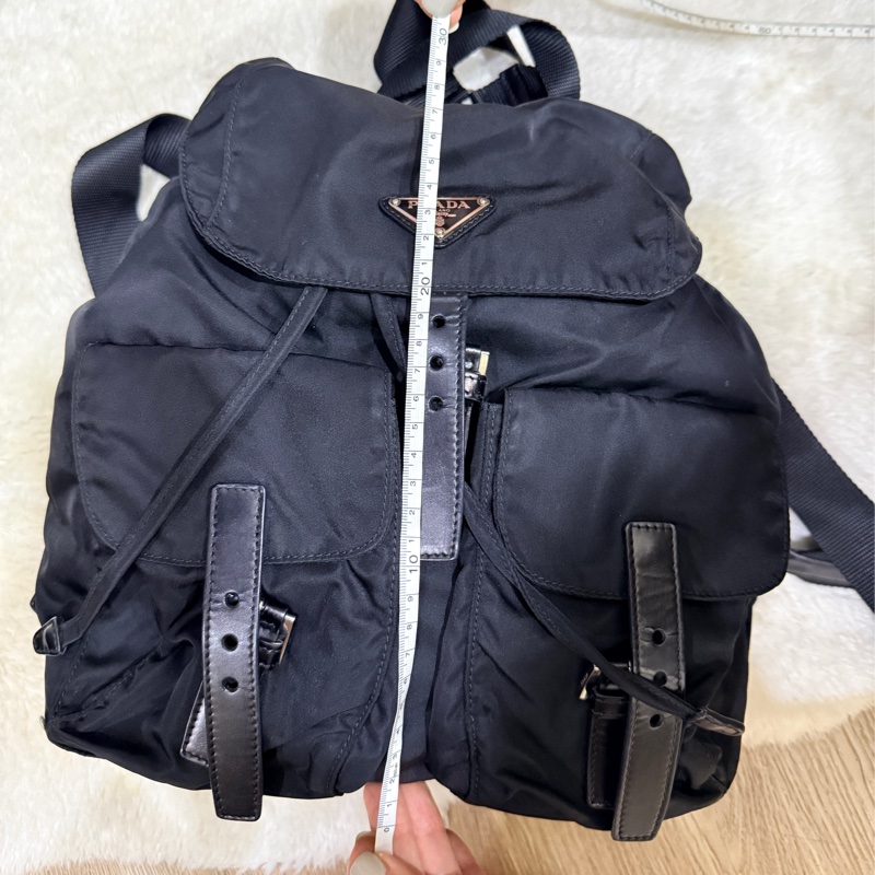 沾到香水超賠賣 磁扣款專櫃7萬9🎖️不錯的狀態✨超好用的Prada降落傘🖤黑色尼龍 後背包 超輕 耐用 耐磨 防潑水-9