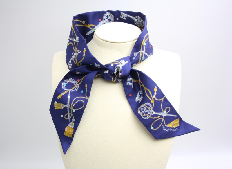 Hermès 100% Silk Les Cles a Pois Twilly Scarf in Marine, Navy Blue, Gris argent and Multicolour-0