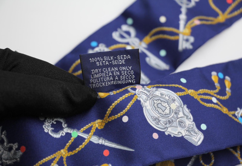 Hermès 100% Silk Les Cles a Pois Twilly Scarf in Marine, Navy Blue, Gris argent and Multicolour-6