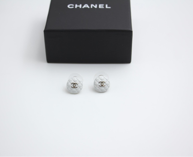 Chanel 19C 樹枝白色CC Logo耳針耳環-3