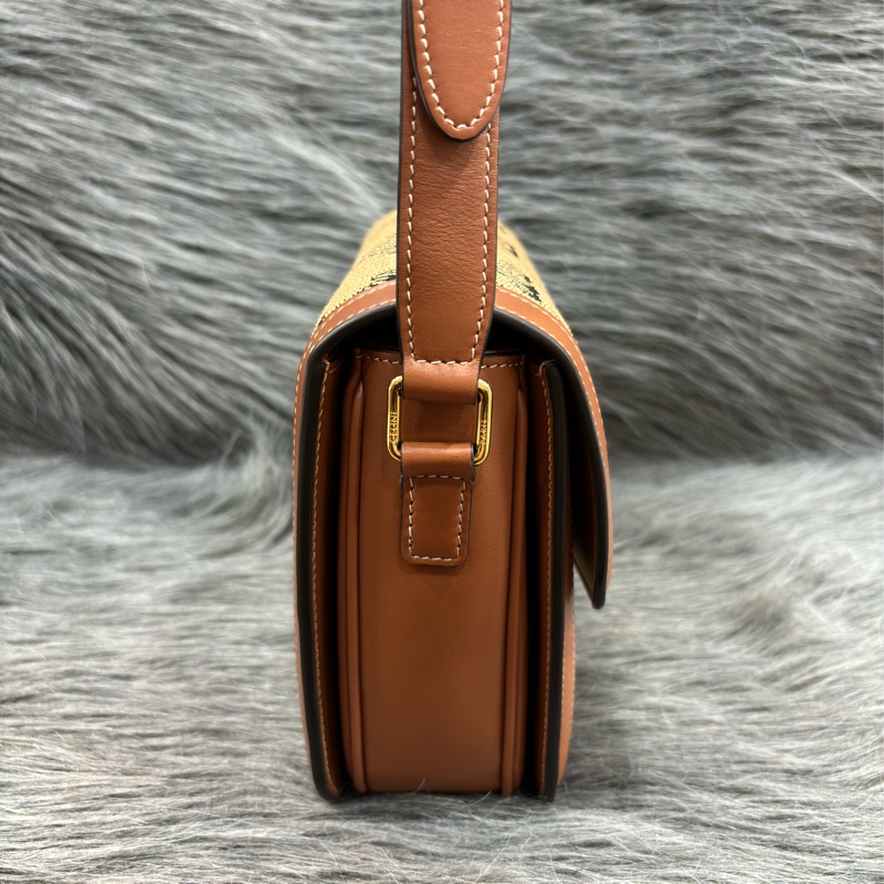 CELINE 191242 SAC TRIOMPHE MOYEN RAPHIA 凱旋門 金釦 刺繡 相機包 信差包 斜背包-3