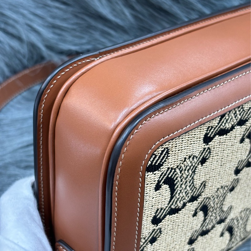 CELINE 191242 SAC TRIOMPHE MOYEN RAPHIA 凱旋門 金釦 刺繡 相機包 信差包 斜背包-10