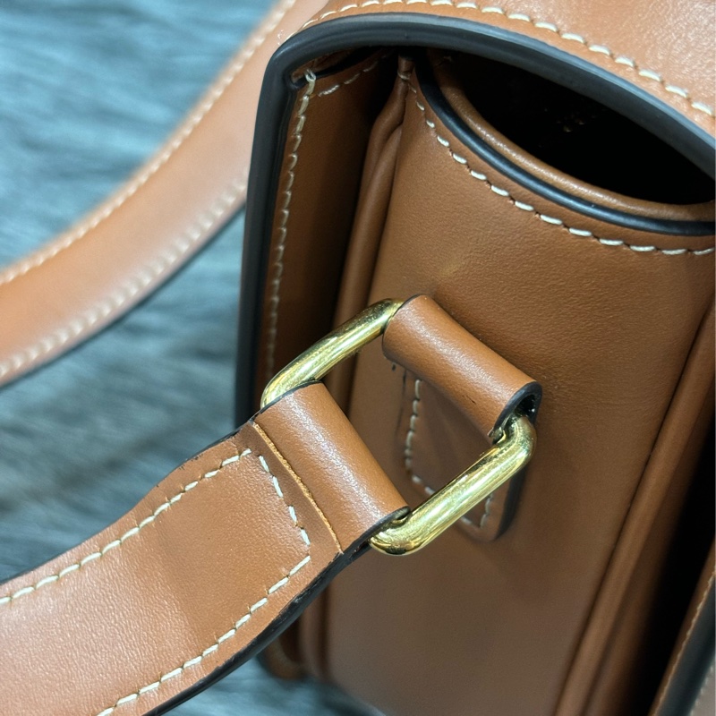 CELINE 191242 SAC TRIOMPHE MOYEN RAPHIA 凱旋門 金釦 刺繡 相機包 信差包 斜背包-18