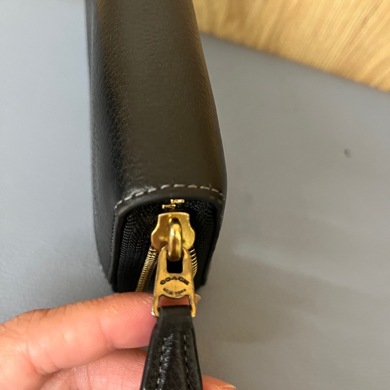 COACH-ACCODION拉鏈長夾-2