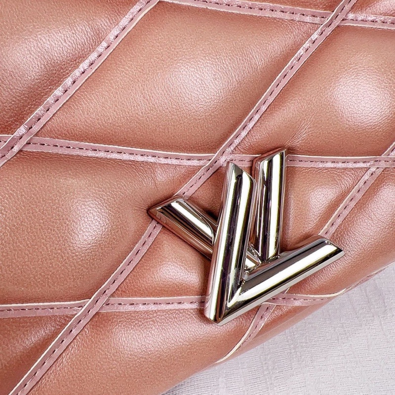 98新Lv路易威登twist 絕版裸粉色 泡芙鏈條包-10