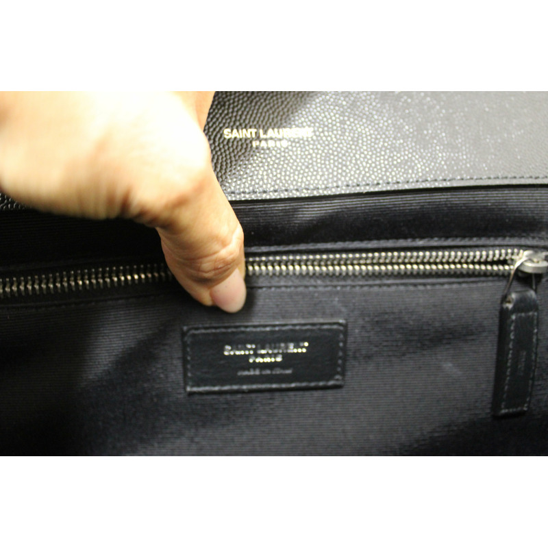Saint Laurent Black Matelasse Grain De Poudre Embossed Leather Medium Envelope Bag-14