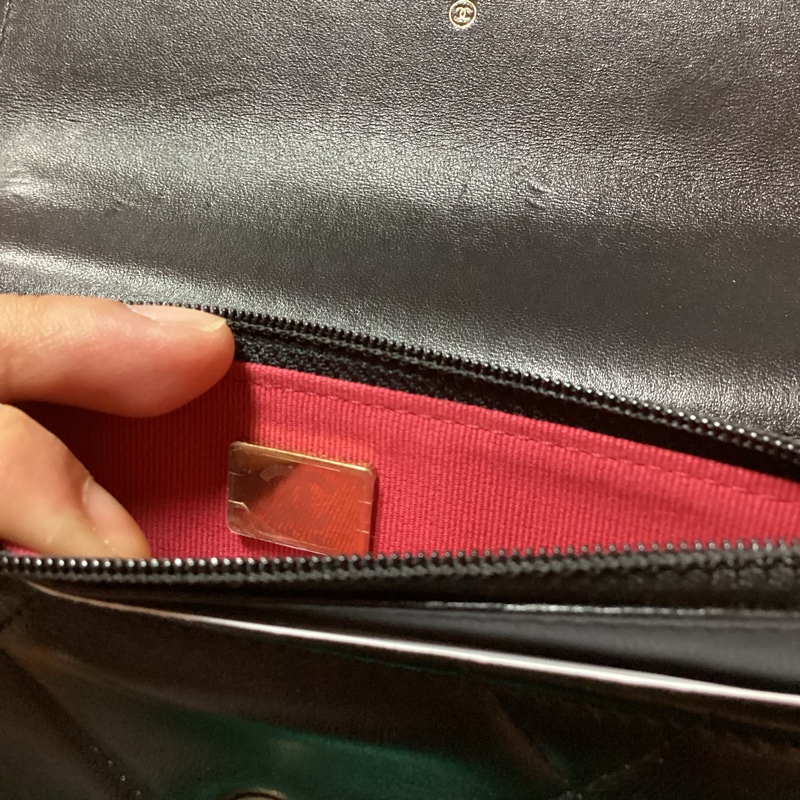 👛不一樣的woc ,不容易撞包~CHANEL 黑金19bag mini woc斜背包 #23年晶片款-18