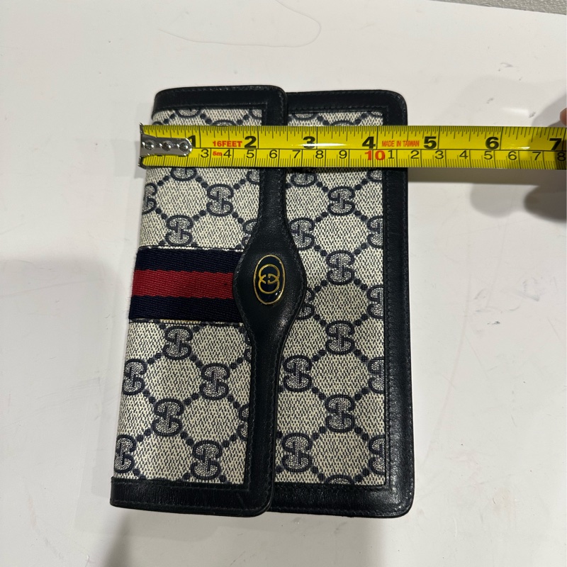 Gucci vintage bag /wallet/woc-18