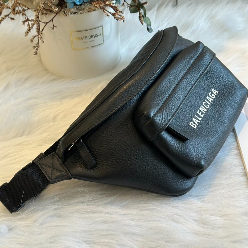 Balenciaga Everyday小牛皮腰包-2