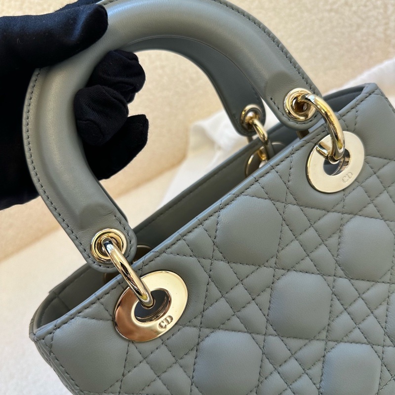 Dior迪奧四格戴妃包,99新21年灰色小羊皮,尺寸20*17-4