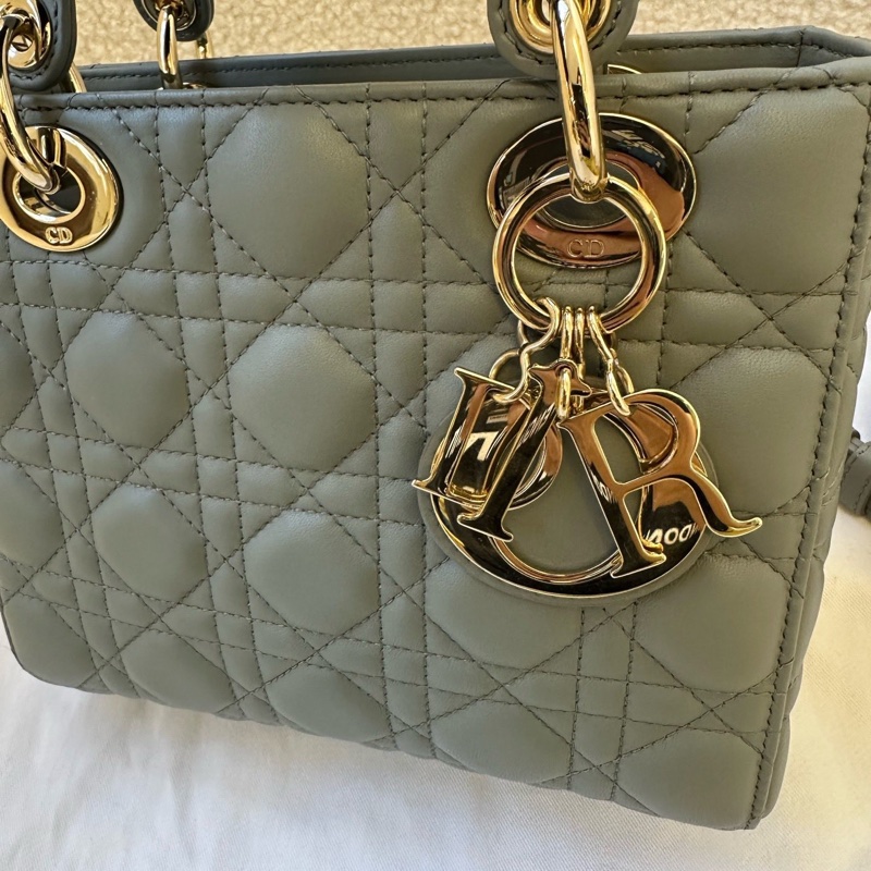 Dior迪奧四格戴妃包,99新21年灰色小羊皮,尺寸20*17-5