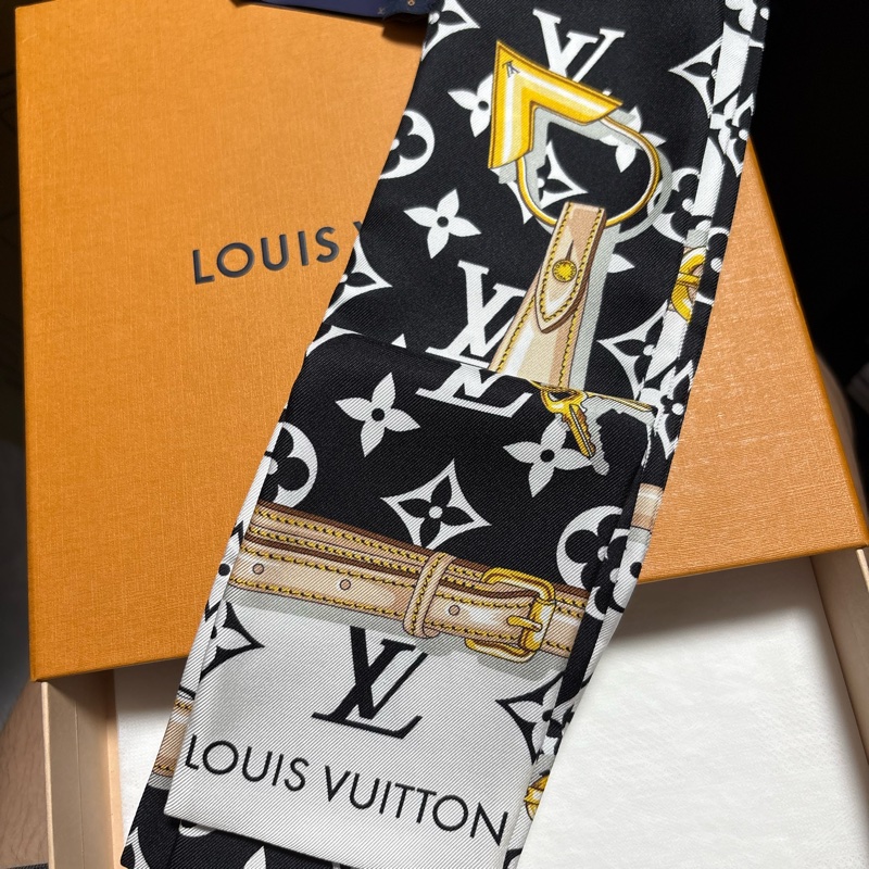 Louis Vuitton 滿版老花絲巾-3