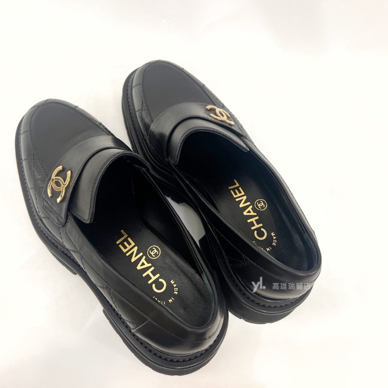 ❣Chanel 黑牛皮菱格紋金logo厚底樂福鞋-5