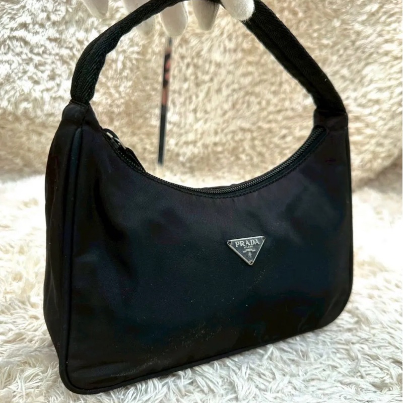 🉑議 極新Prada 黑色尼龍hobo 經典爆款mini尺寸腋下包 肩背包單肩包 手提包-0
