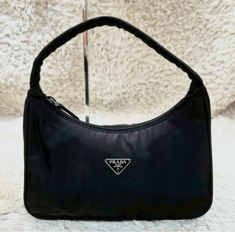 🉑議 極新Prada 黑色尼龍hobo 經典爆款mini尺寸腋下包 肩背包單肩包 手提包-1