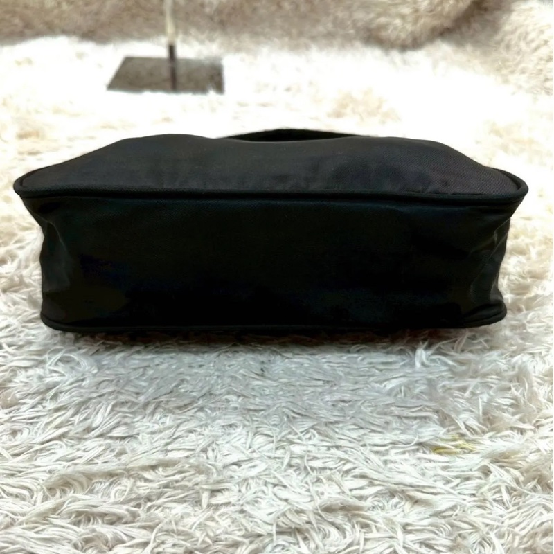 🉑議 極新Prada 黑色尼龍hobo 經典爆款mini尺寸腋下包 肩背包單肩包 手提包-5
