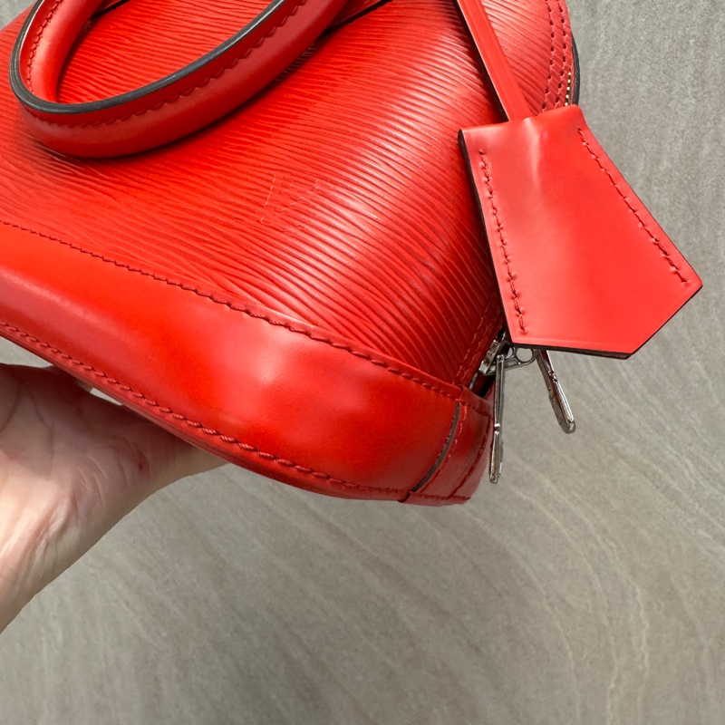 LV 紅色EPI水波紋Alma bb貝殼包M41160-11