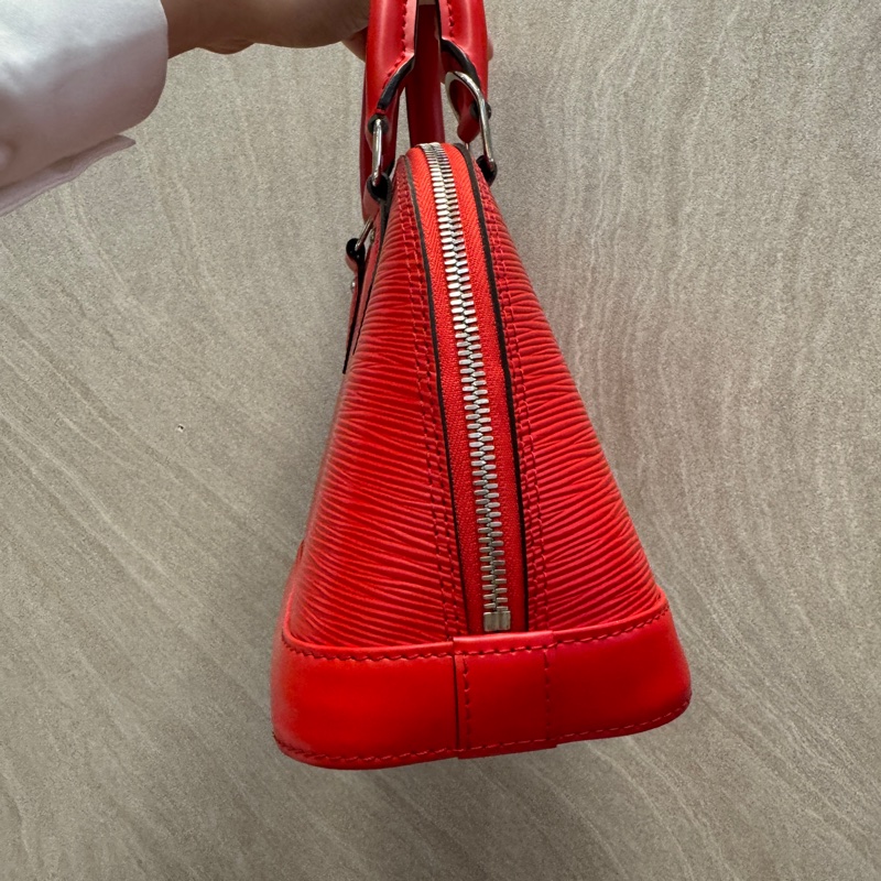 LV 紅色EPI水波紋Alma bb貝殼包M41160-16