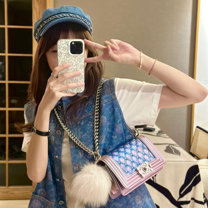 Chanel香奈兒 leboy小號 限量 幻彩人魚姬 25開-3