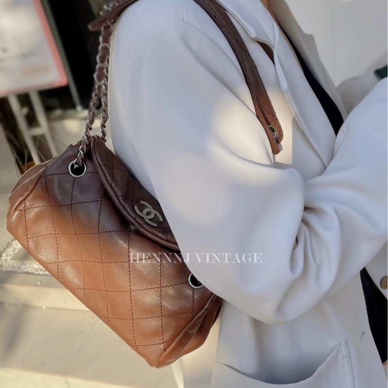 Chanel 巧克力色泡芙包-0