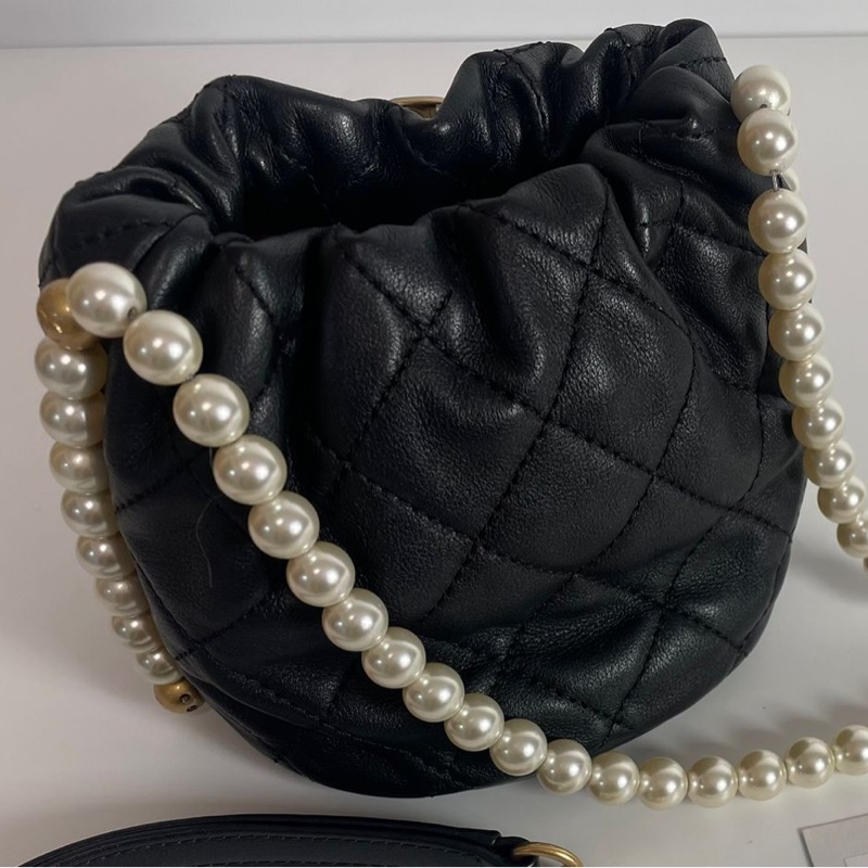 Chanel 珍珠鏈小水桶包-5