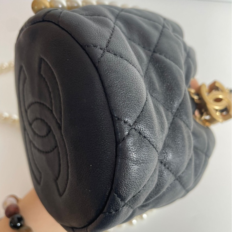 Chanel 珍珠鏈小水桶包-7