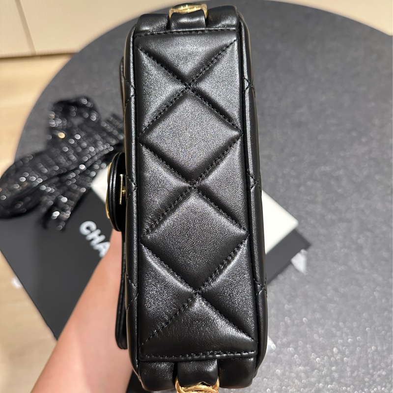 CHANEL 羊皮粗鍊腋下包-9