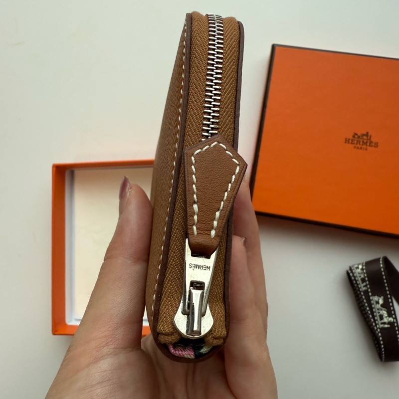 💖Hermes 絲巾短夾 自由之城 狗來富💖 全新 金棕-2