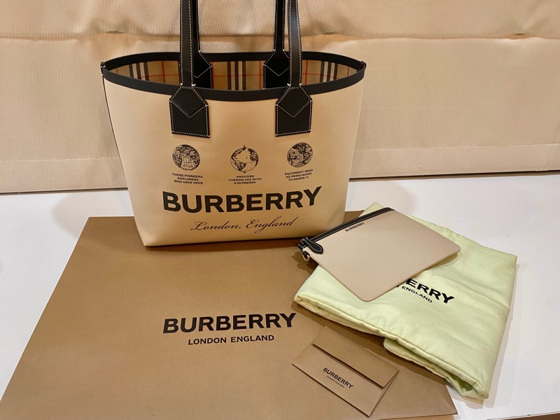 Burberry 地球格紋雙面托特子母包-1
