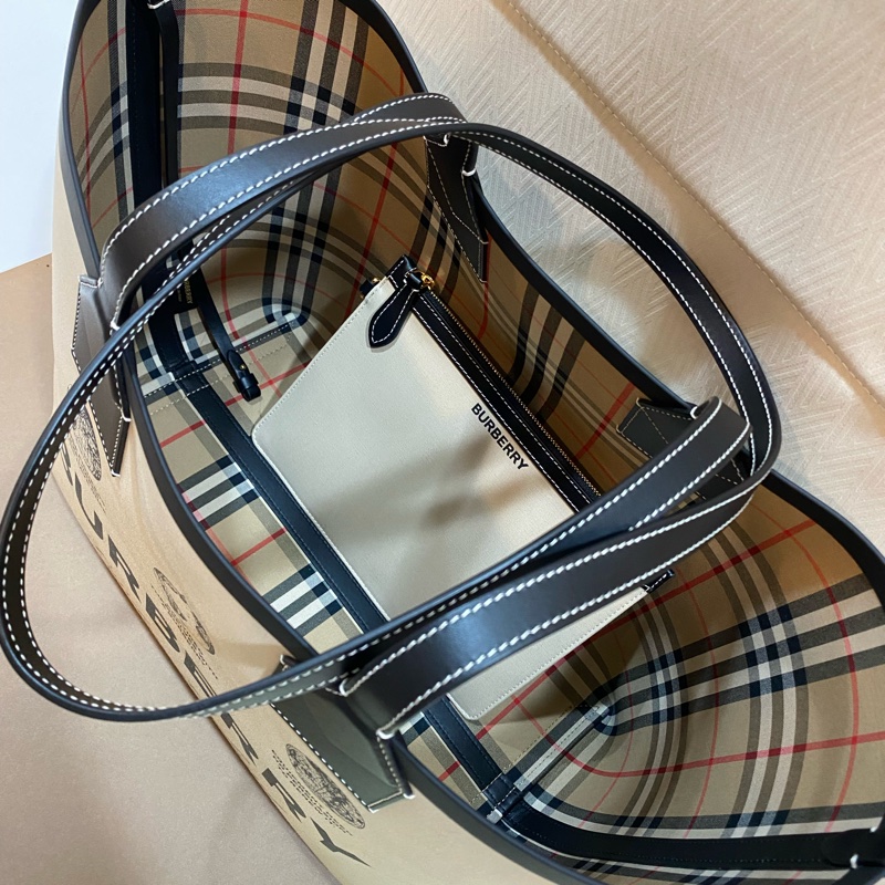 Burberry 地球格紋雙面托特子母包-10