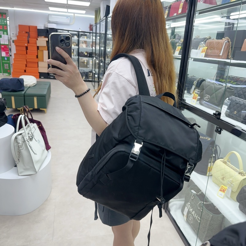 PRADA Nylon 黑色經典降落傘雙扣背包 Backpack-1
