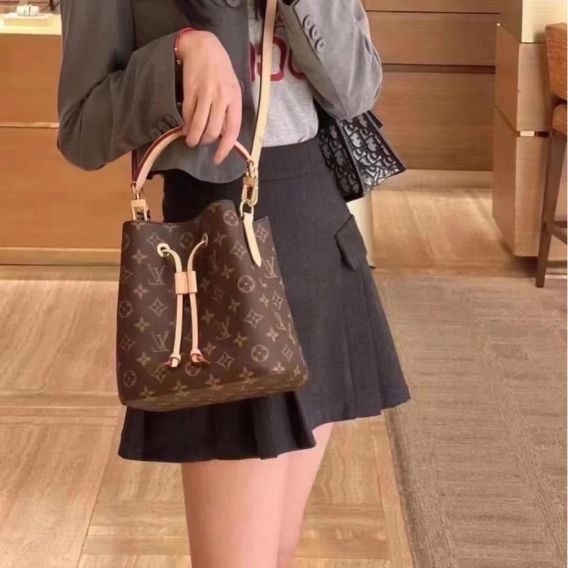 Louis Vuitton M46581 經典Monogram NANO NOE水桶包 手提包 斜背包-3