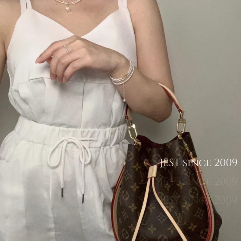 Louis Vuitton M46581 經典Monogram NANO NOE水桶包 手提包 斜背包-4